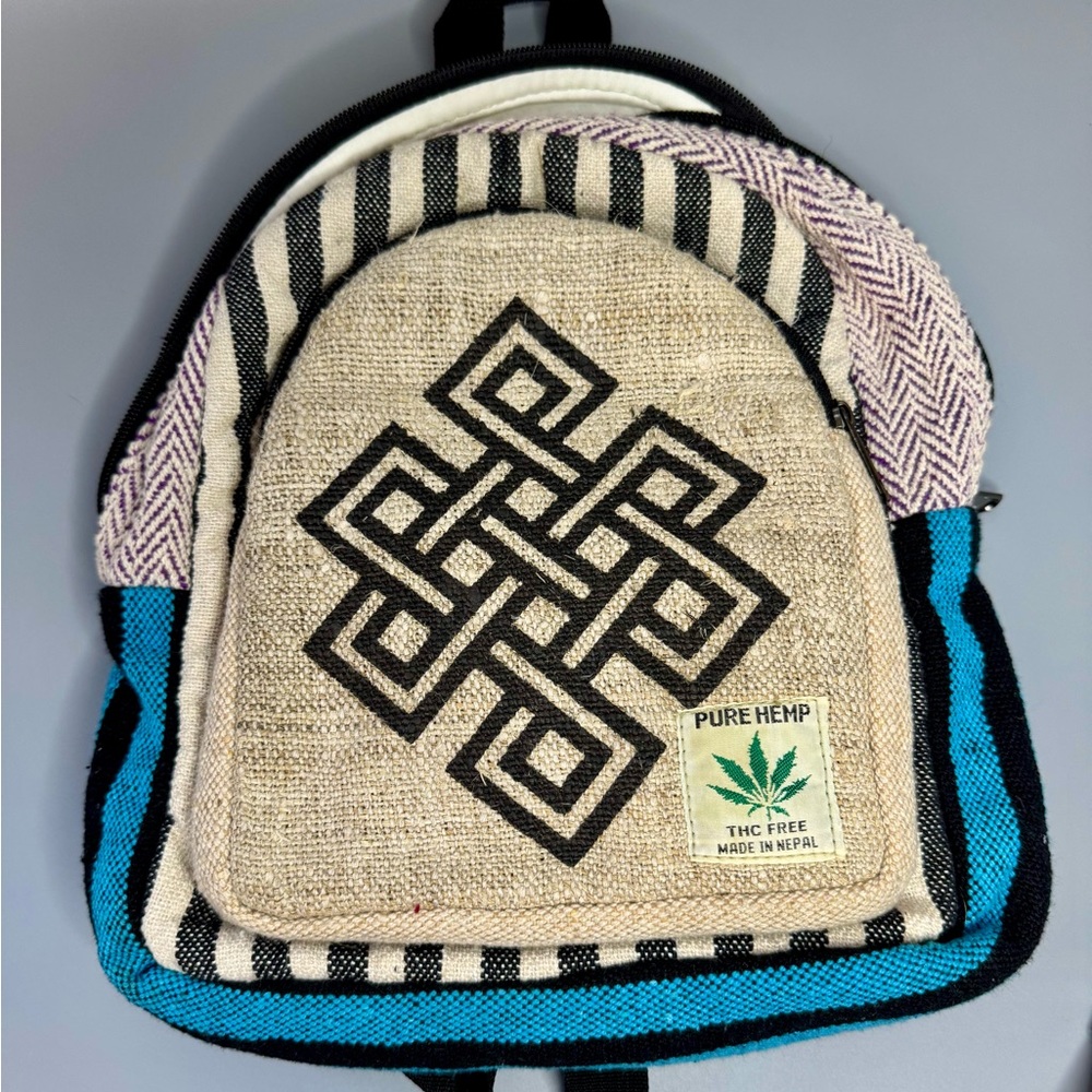 Hemp backpack with Irish knot